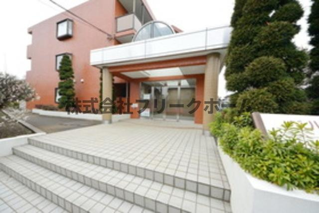 三鷹市深大寺２丁目の賃貸マンションの外観