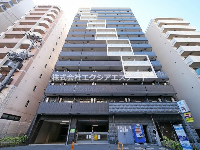 プレサンス谷町九丁目駅前の外観
