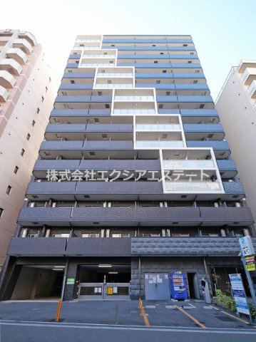 プレサンス谷町九丁目駅前の外観