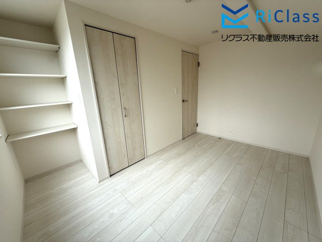 新築戸建　神戸市兵庫区菊水町4丁目11　２号棟の洋室|個人の部屋や寝室として使える洋室です