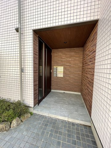 ラシーネ西片のエントランス