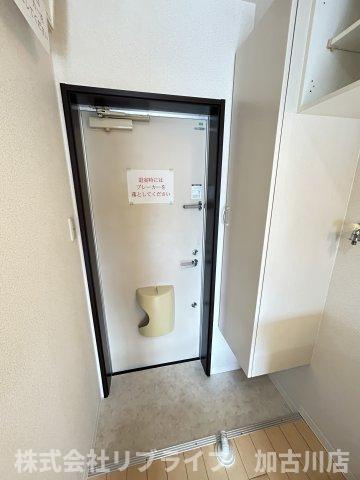 flat福井　A棟の玄関