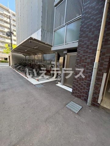 レオンコンフォート神戸駅前の駐車場