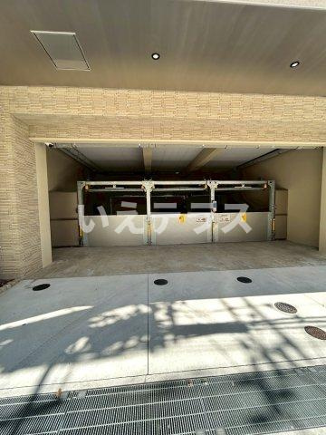 レオンコンフォート神戸駅前の駐車場