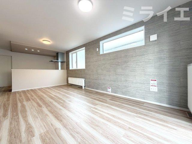 【新築戸建】札幌市西区八軒9条東2丁目3棟の外観|リビングが見渡せる対面キッチンを採用。