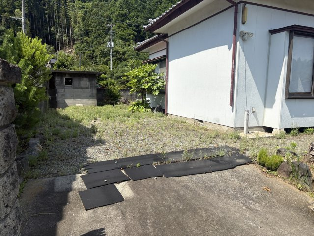 山田町蔵ノ内 中古一戸建ての駐車場