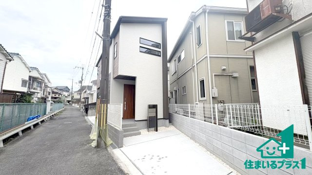 ■枚方市養父東町　新築一戸建ての外観|お客様に長く安心して住んでいだだける事にこだわった家づくり！住んでからのアフターサービスにもしっかりと取り組んでいます！