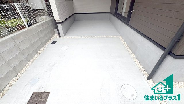 ■枚方市養父東町　新築一戸建ての駐車場|駐車スペース！散水栓があるので、こまめに愛車を洗えます！