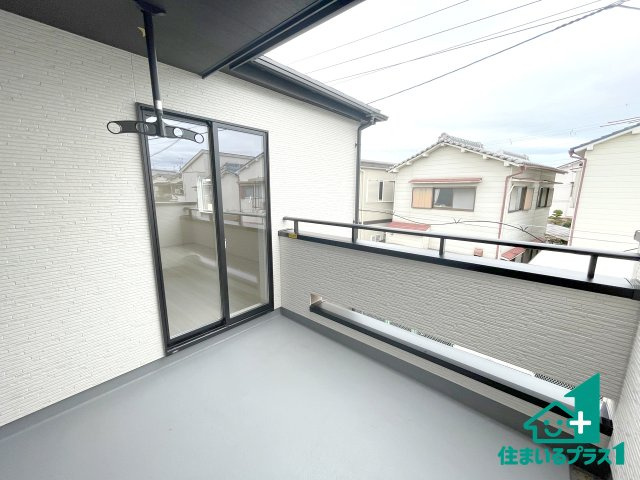 ■枚方市養父東町　新築一戸建てのバルコニー|日当たりのよいバルコニー！お部屋が開放的に！