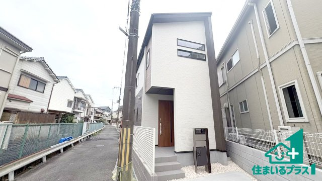 ■枚方市養父東町　新築一戸建ての外観|安心の10年保証！外観を美しく保ち、雨水で汚れを落とします！気になることがありましたら、お気軽にお問い合わせください！