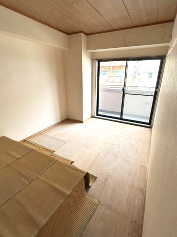 三鷹市下連雀４丁目の賃貸マンションの居間・リビング