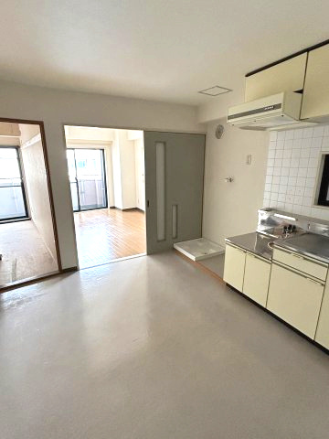 三鷹市下連雀４丁目の賃貸マンションのロビー