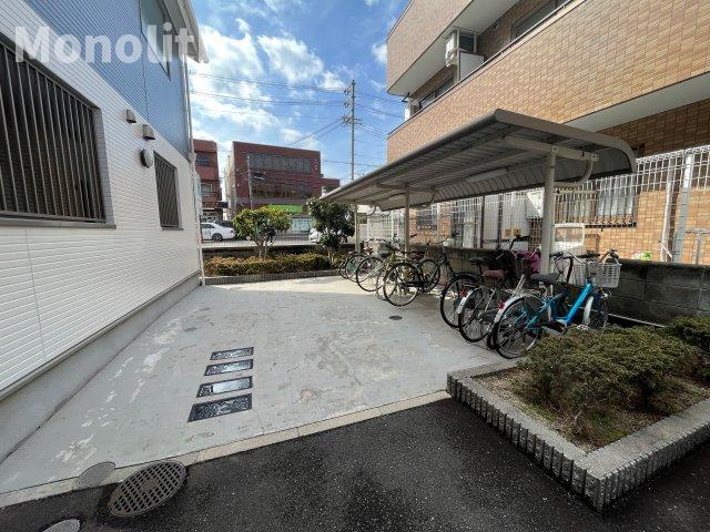 アンジェリーク府中の駐車場
