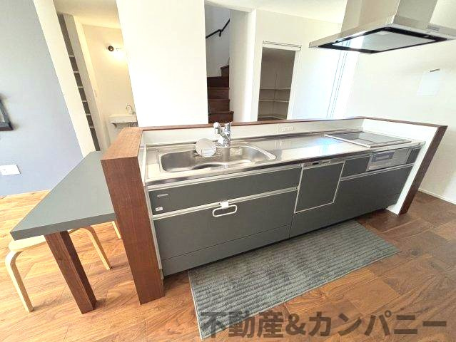 南吉田町の中古戸建のキッチン|お料理しやすいキッチンです