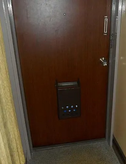 長者町ビジネスマンションの玄関