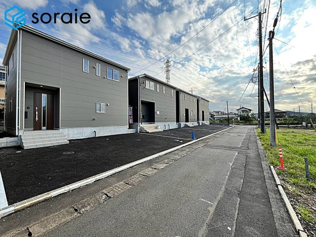 日高市中鹿山第7　全10棟　新築戸建　クレイドルガーデンの前面道路含む現地写真|2026.10.2撮影