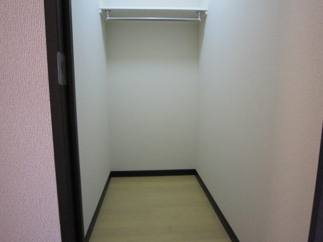 パインルージュ南貴崎の収納|クローゼット