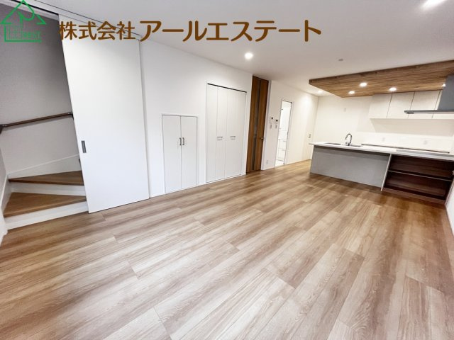 加古川市尾上町安田　　　山陽電鉄「浜の宮駅」徒歩18分の居間・リビング