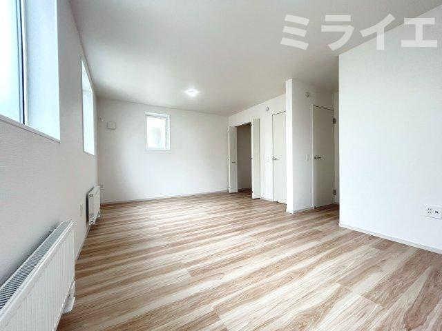 【新築戸建】札幌市西区八軒9条東2丁目3棟の洋室|間仕切壁設置により4LDKに変更可能です。(同仕様物件)