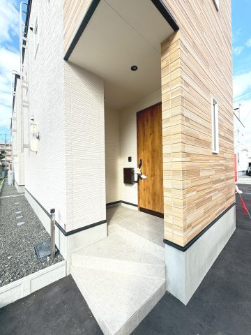 【新築戸建】札幌市西区八軒9条東2丁目3棟の玄関