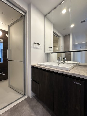 コンシェリア町屋の洗面所