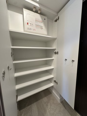 コンシェリア町屋の玄関