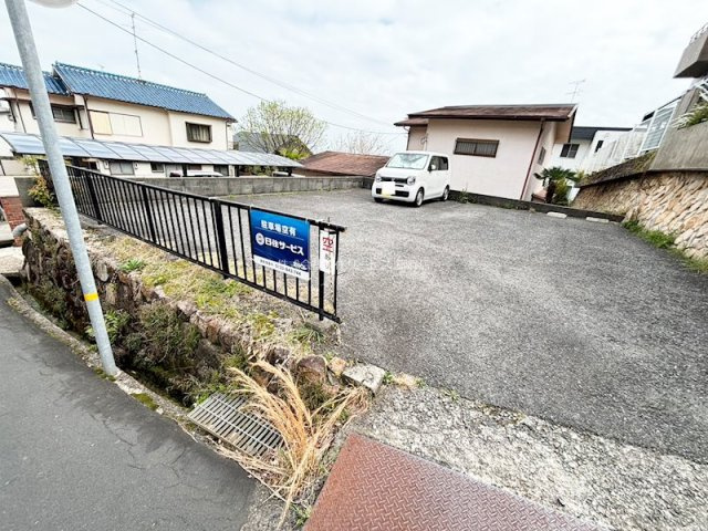 鴨子ヶ原２丁目駐車場の外観