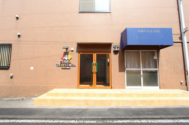 COLORS所沢のエントランス
