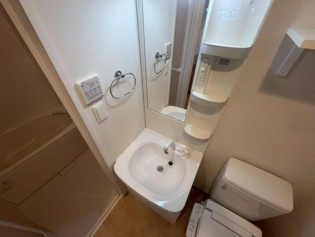 アリビオ江坂南金田の独立洗面台