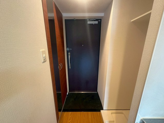 アリビオ江坂南金田の玄関