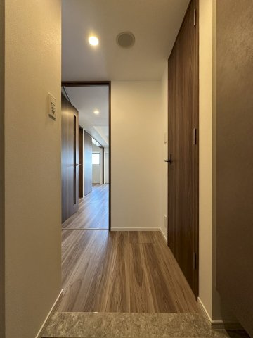 コンシェリア町屋の玄関