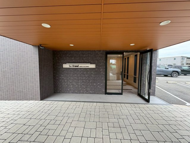 中古　ルグラン羽犬塚駅前のエントランス