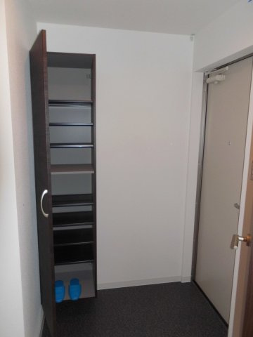 ジーメゾン明石魚住ケルズの玄関