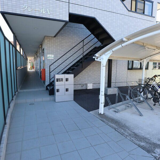 【エントランス】 | クレールⅤ | 建物の内部です