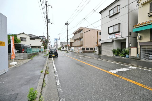 尼崎市稲葉荘1丁目新築一戸建て│3LDK+駐車1台可の前面道路含む現地写真|前面道路は西側12.0ｍ公道です。