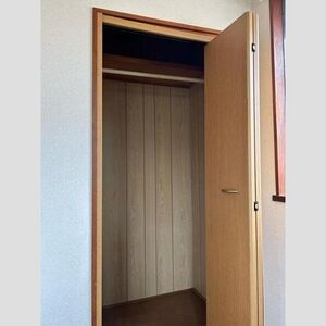 春日井市大留町２丁目のアパートの収納