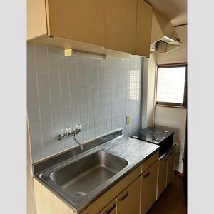 春日井市大留町２丁目のアパートのキッチン