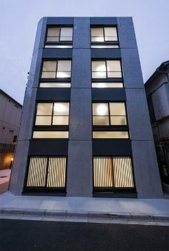 【外観】 | タスキsmart中野 | 鉄筋コンクリート造のがっちりとした建物。