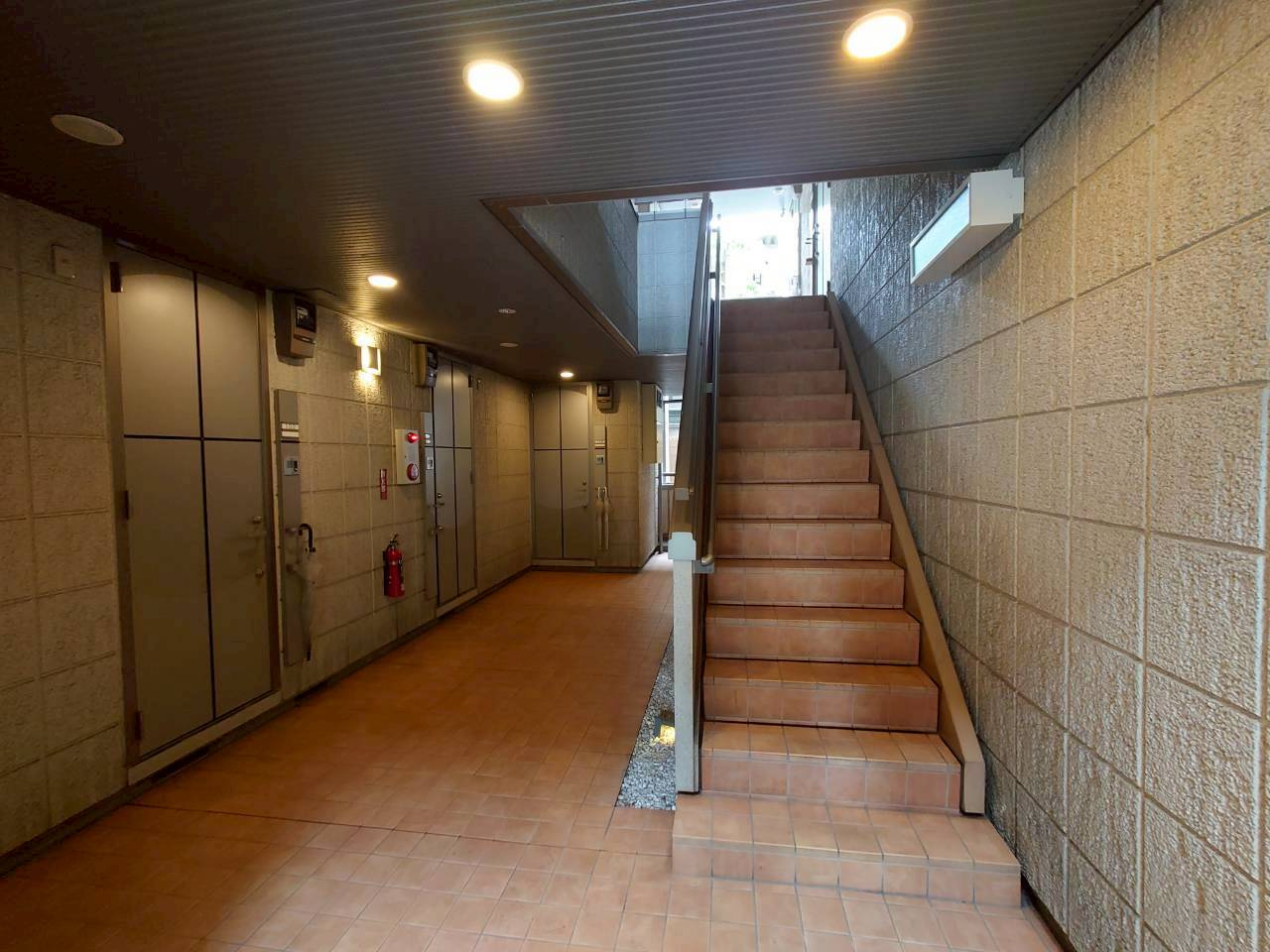 【エントランス】