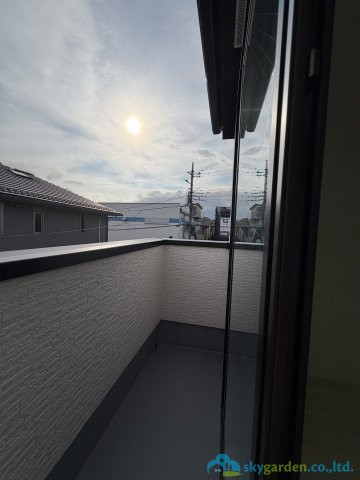 厚木市上落合2期　新築戸建　全3棟3号棟のバルコニー