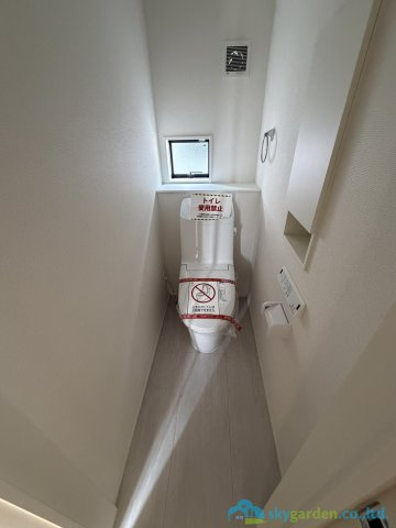 厚木市上落合2期　新築戸建　全3棟3号棟のトイレ