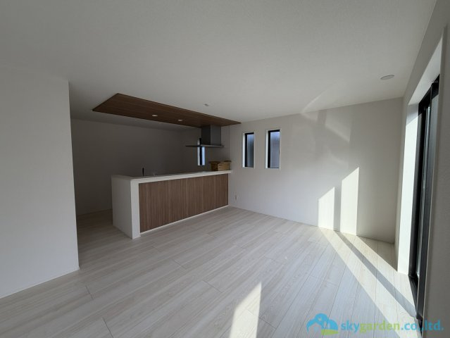 厚木市上落合2期　新築戸建　全3棟3号棟の居間・リビング