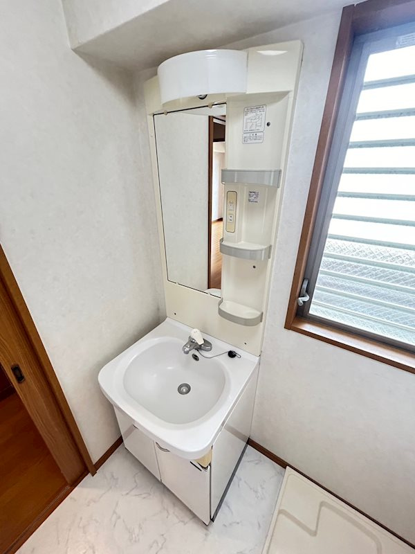 熊本市中央区黒髪２丁目の賃貸マンションの独立洗面台