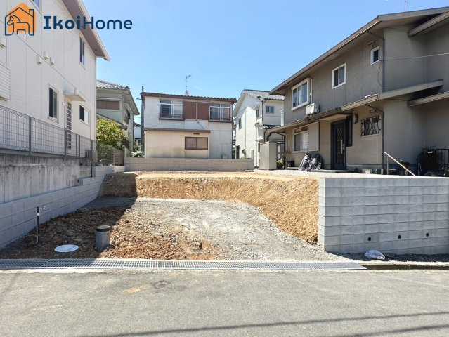 明石市魚住町錦が丘1丁目　4期　新築戸建の駐車場|●年中無休：当日予約可●駅近ながらお車の並列で2台駐車可能です♪
