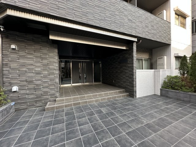 アルファコート町屋のエントランス