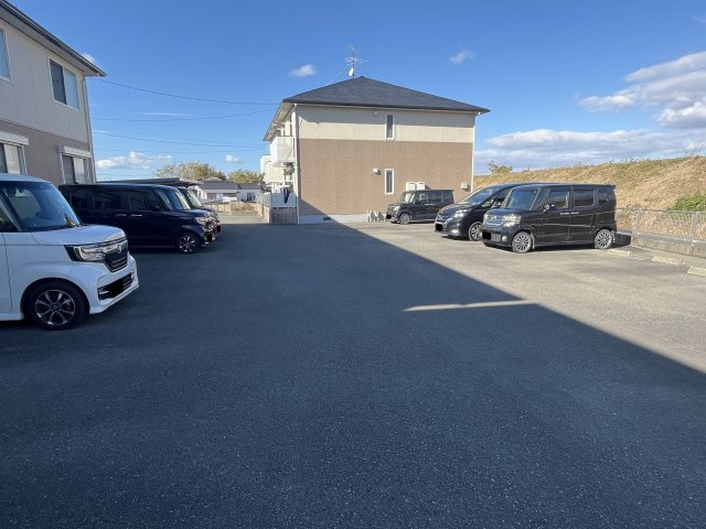 リバーパークタウンＢの駐車場