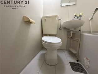 浴室内にトイレがあります☆