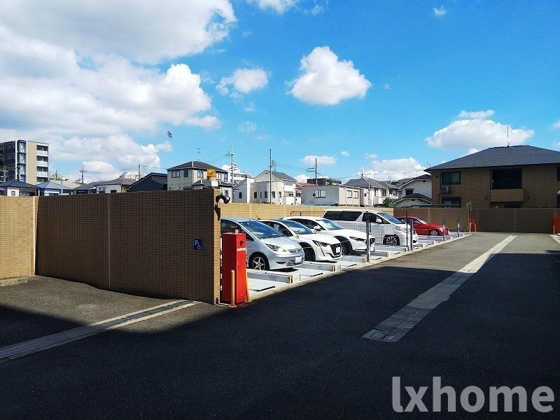 茨木中津町シティハウスの駐車場|カースペースがあります