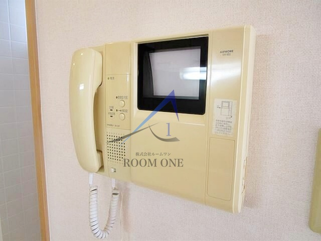 アーバンライフ冬木のセキュリティ|モニター付きインターホンです。