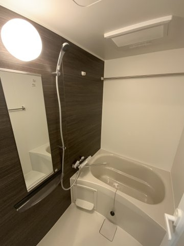 コンシェリア町屋の浴室